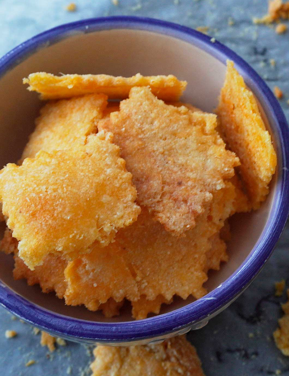 Easy Low Carb Keto Cheddar Crackers